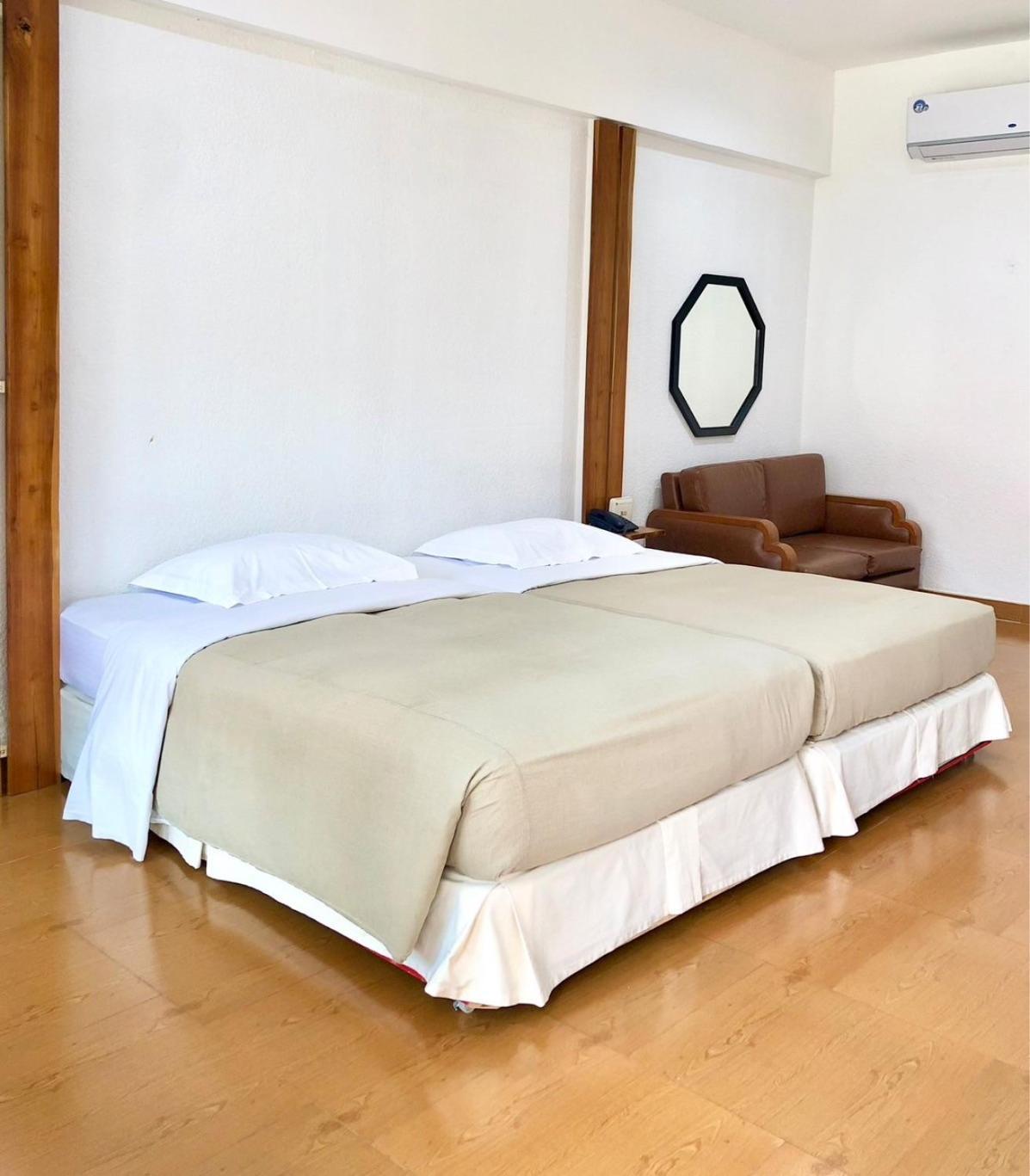 Dad D Resort By Lopburi Inn Resort Kültér fotó
