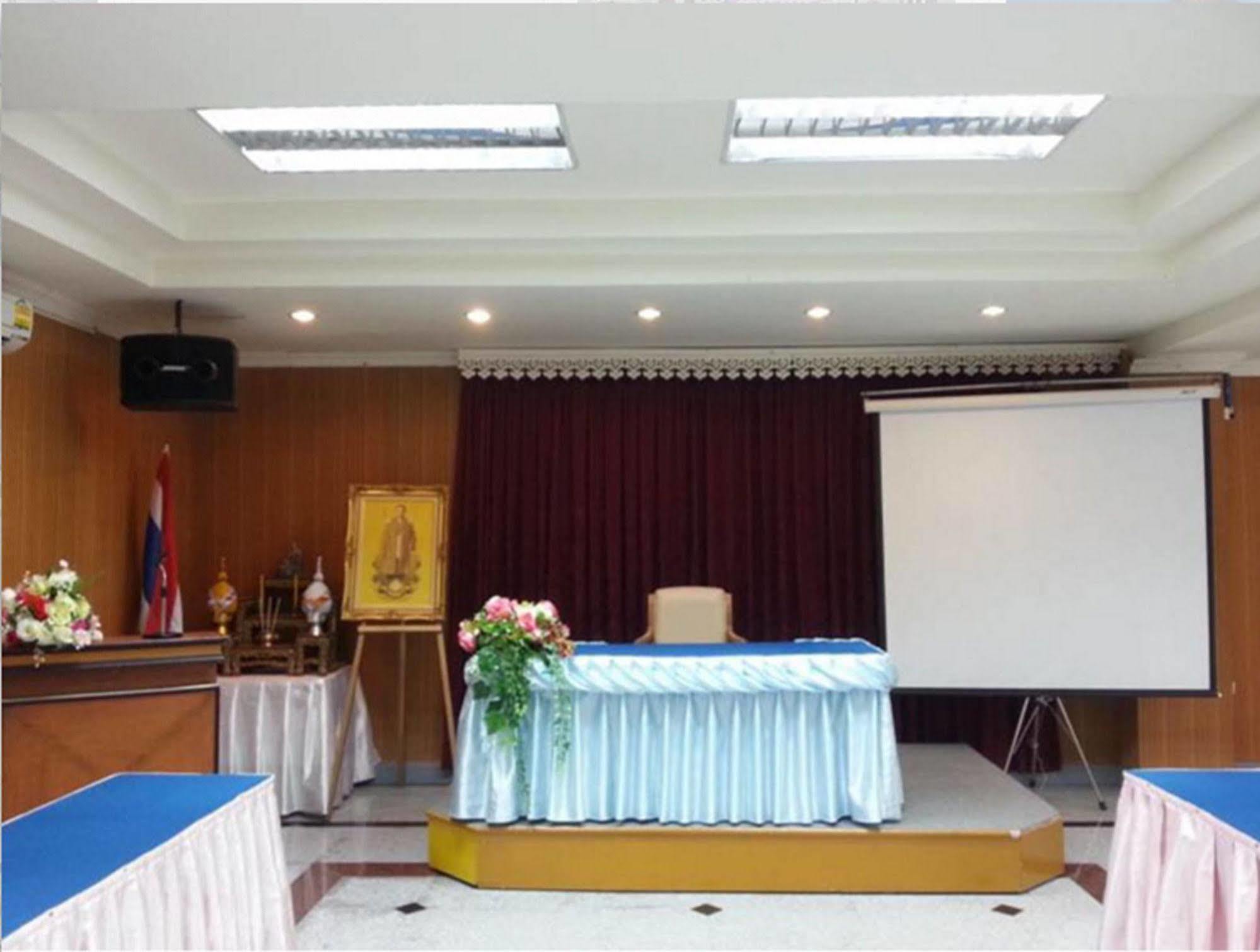 Dad D Resort By Lopburi Inn Resort Kültér fotó
