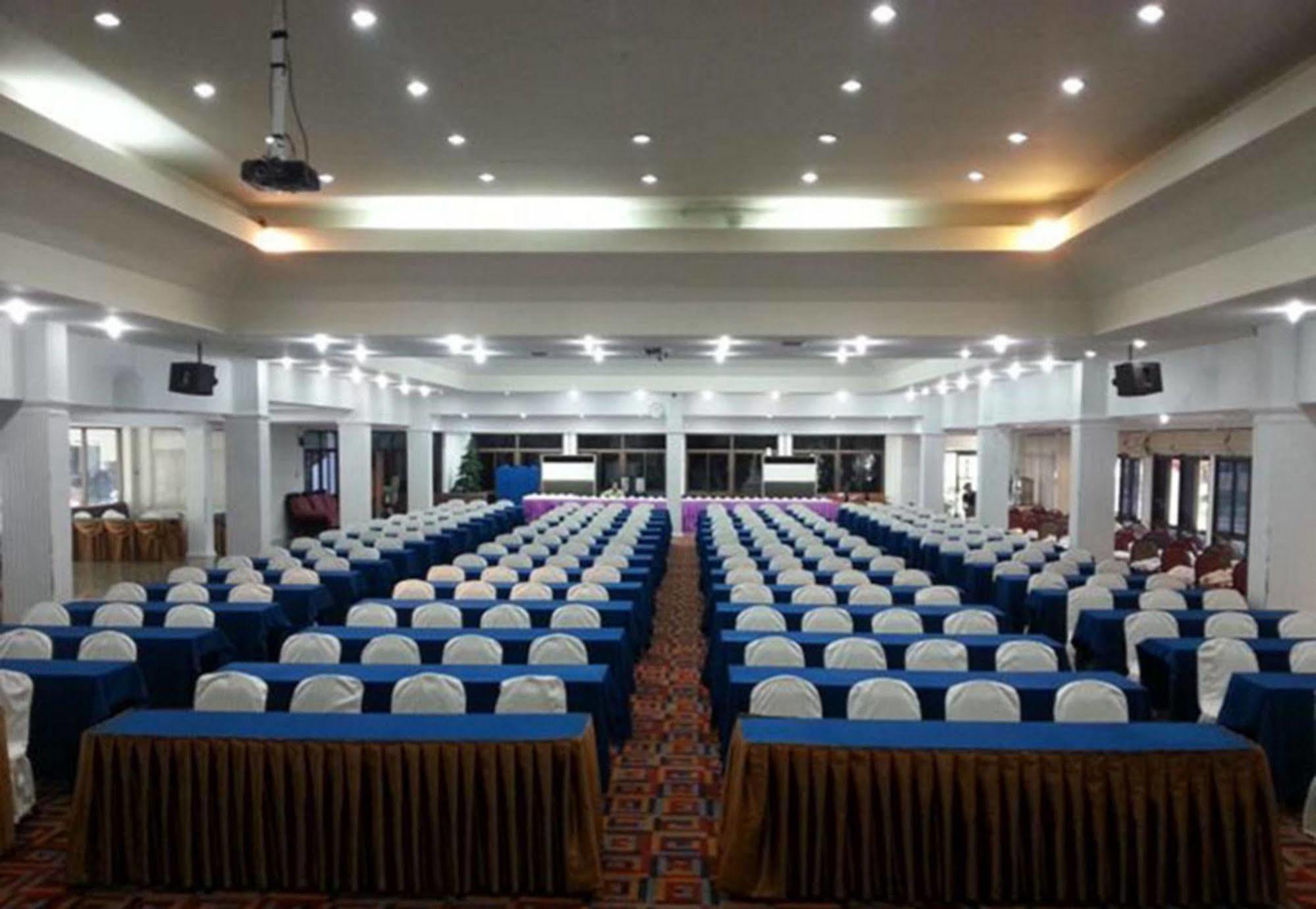 Dad D Resort By Lopburi Inn Resort Kültér fotó