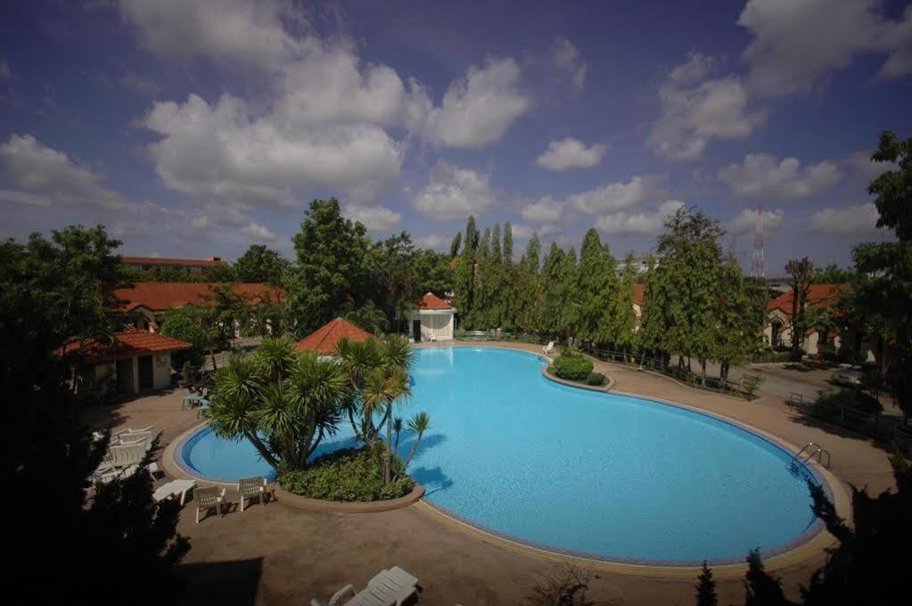 Dad D Resort By Lopburi Inn Resort Kültér fotó